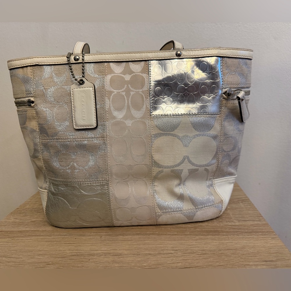 Coach Patchwork White and Silver Rare Tote bag - Picture 3 of 15